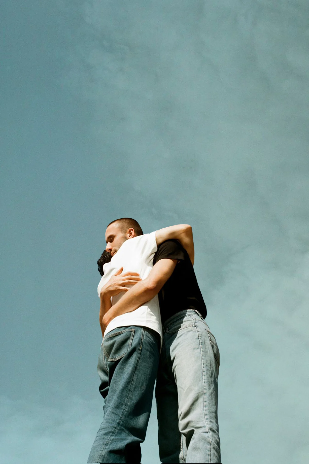 hugging_guys